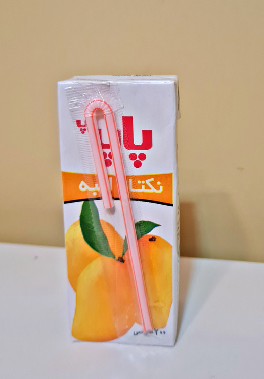 آبمیوه پاکتی